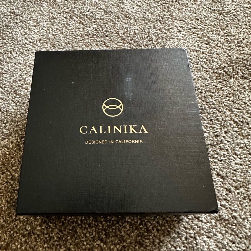 Calinika Black Box